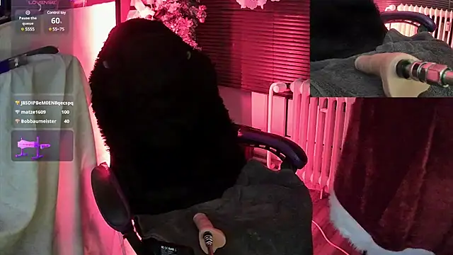 Snapshot of Fantasie-Hot-Sarah chatting on December 2024 01:13:01 AM Fantasie-Hot-Sarah online show from December 2024 01:13:01 AM