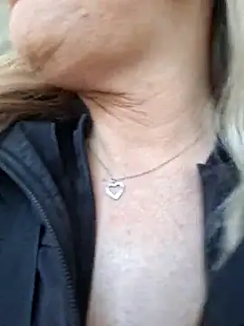 Snapshot of Fantasie-Hot-Sarah chatting on March 2025 01:47:01 PM Fantasie-Hot-Sarah online show from March 2025 01:47:01 PM