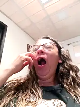 miss hanna07 online show from December 2025 04:11:02 PM