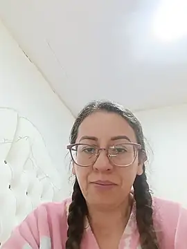 miss hanna07 online show from July 2026 02:40:01 PM