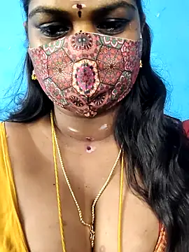 Snapshot of mayaa2u chatting on June 2026 07:33:01 PM mayaa2u online show from June 2026 07:33:01 PM