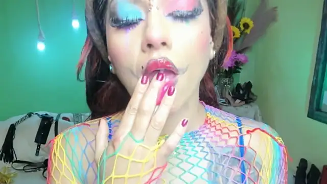 angelina james  online show from October 2025 03:01:01 PM