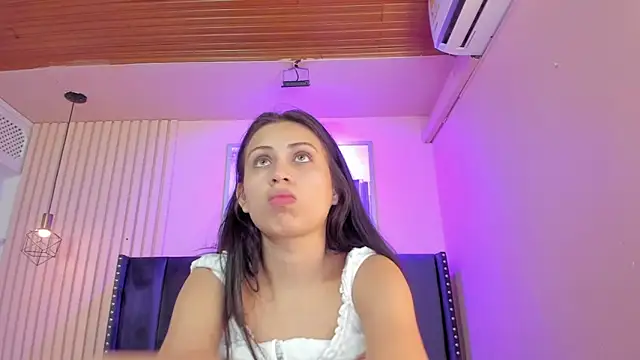 Snapshot of diosa_cristal chatting on July 2026 03:51:01 AM diosa cristal online show from July 2026 03:51:01 AM