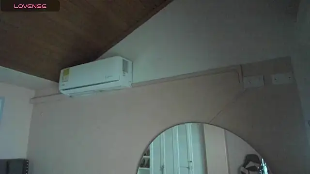 Snapshot of diosa_cristal chatting on June 2026 01:44:02 AM diosa cristal online show from June 2026 01:44:02 AM