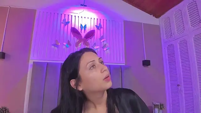 diosa cristal online show from November 2025 03:17:02 AM