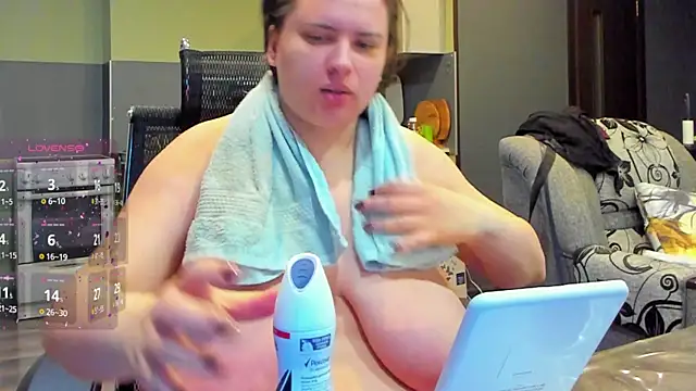 Snapshot of 1lindsey1 chatting on October 2025 07:27:01 AM 1lindsey1 online show from October 2025 07:27:01 AM