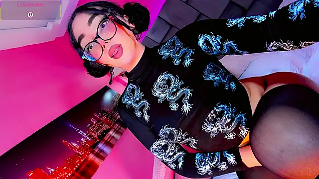 Saamanthaa11 online show from April 2026 05:00:02 AM