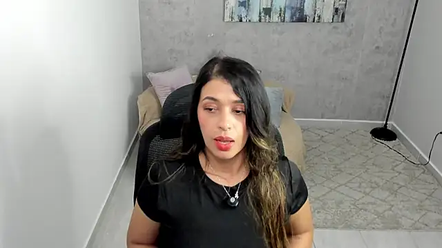Snapshot of gia_watsonn chatting on June 2026 06:24:01 PM gia watsonn online show from June 2026 06:24:01 PM