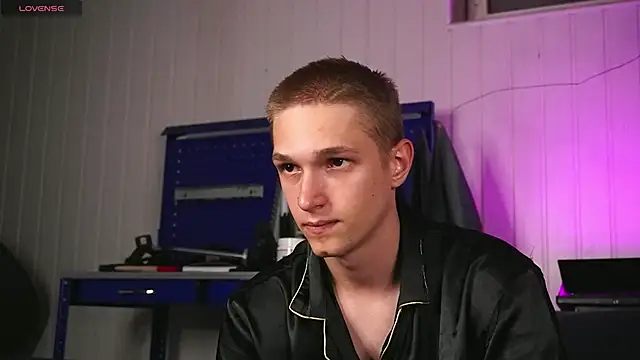 dustyn fox online show from September 2025 04:35:02 PM