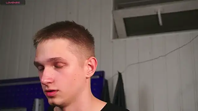 Snapshot of dustyn_fox chatting on October 2025 03:31:02 PM dustyn fox online show from October 2025 03:31:02 PM