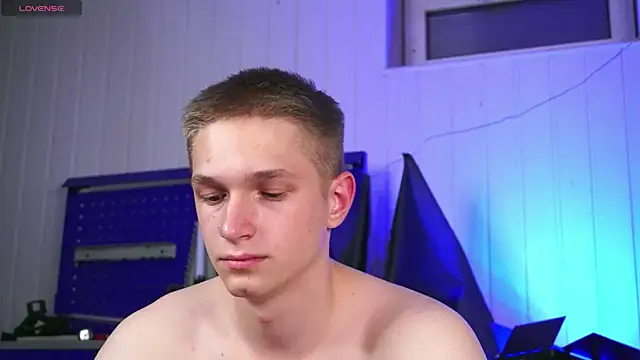 Snapshot of dustyn_fox chatting on October 2025 03:41:01 PM dustyn fox online show from October 2025 03:41:01 PM