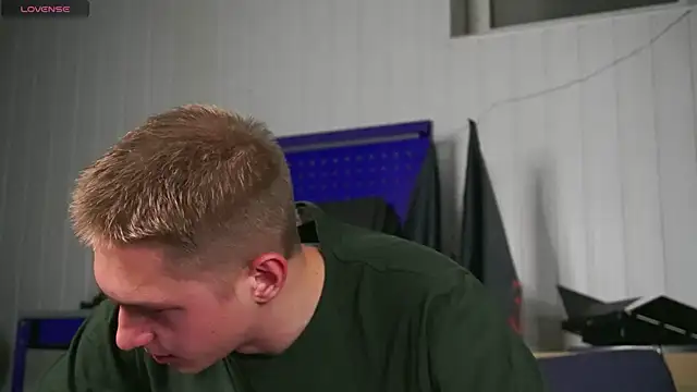 Snapshot of dustyn_fox chatting on November 2025 04:44:02 PM dustyn fox online show from November 2025 04:44:02 PM