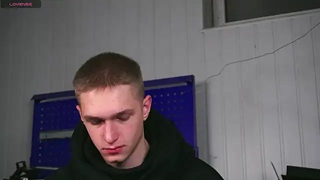 dustyn fox online show from December 2025 03:34:02 PM