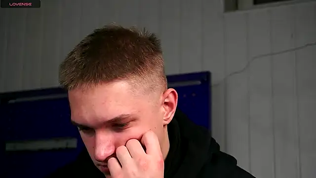 Snapshot of dustyn_fox chatting on November 2025 03:22:02 PM dustyn fox online show from November 2025 03:22:02 PM