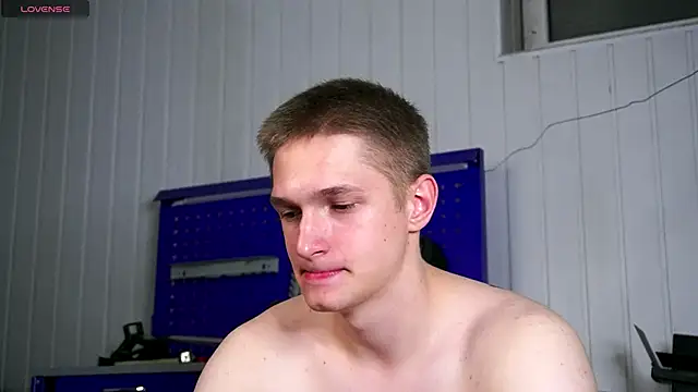 Snapshot of dustyn_fox chatting on November 2025 03:49:02 PM dustyn fox online show from November 2025 03:49:02 PM