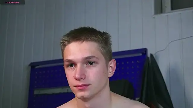 Snapshot of dustyn_fox chatting on November 2025 03:38:01 PM dustyn fox online show from November 2025 03:38:01 PM