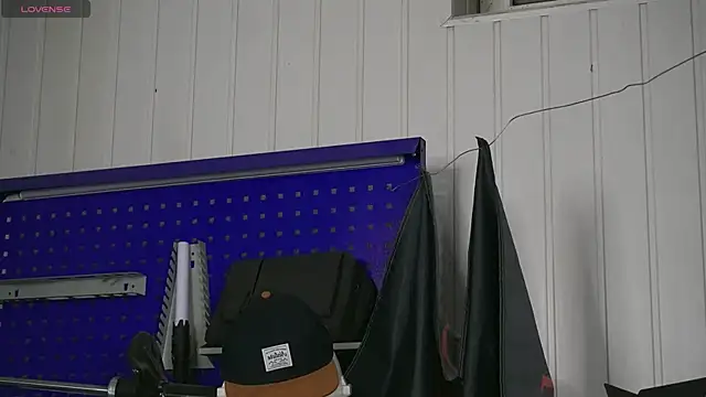 Snapshot of dustyn_fox chatting on November 2025 03:39:02 PM dustyn fox online show from November 2025 03:39:02 PM