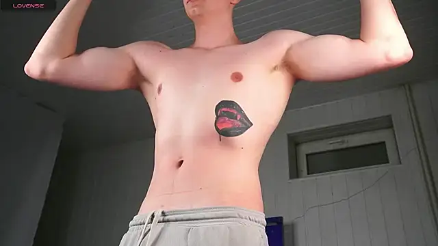 Snapshot of dustyn_fox chatting on November 2025 03:44:02 PM dustyn fox online show from November 2025 03:44:02 PM