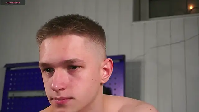 Snapshot of dustyn_fox chatting on December 2025 03:06:01 PM dustyn fox online show from December 2025 03:06:01 PM