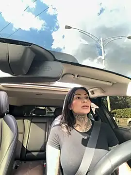 Iam Annii online show from November 2025 08:46:02 PM