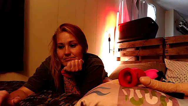 Snapshot of ashlynnstarr chatting on May 2026 07:21:01 PM ashlynnstarr online show from May 2026 07:21:01 PM