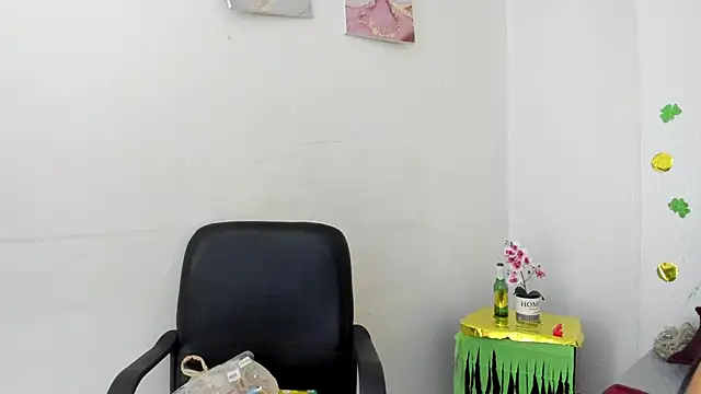 Anthonelaa   online show from March 2026 07:49:01 PM