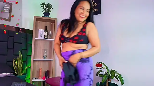 Anthonelaa   online show from June 2026 09:09:02 PM