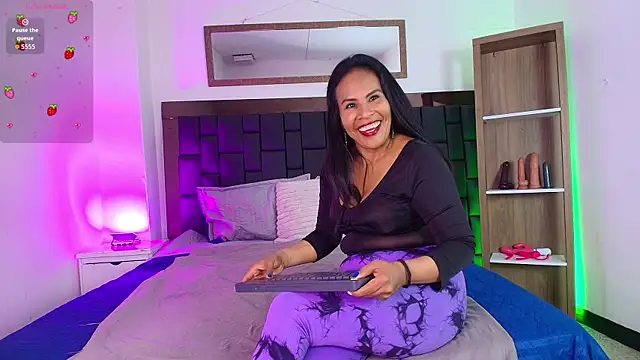 Anthonelaa   online show from June 2026 07:30:02 PM