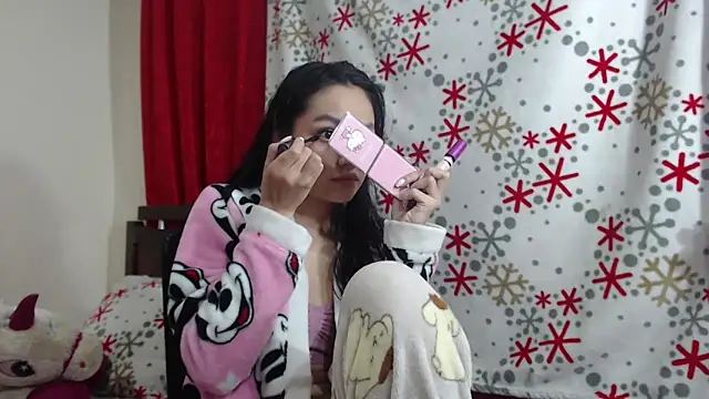 petitolivia online show from December 2025 10:31:01 PM