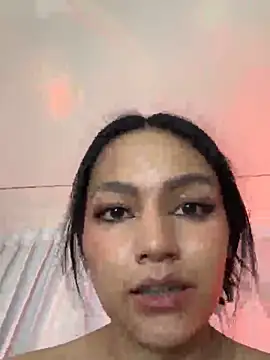 petitolivia online show from October 2025 02:07:01 PM