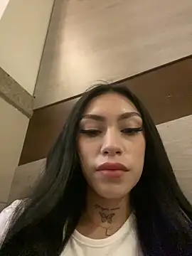 Snapshot of Effy_Bonny chatting on March 2025 05:27:02 PM Effy Bonny online show from March 2025 05:27:02 PM