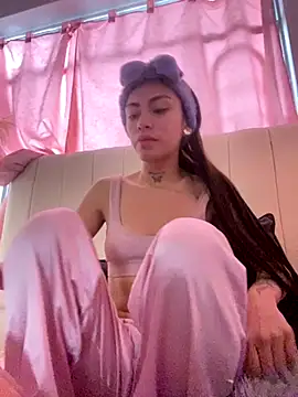 Effy Bonny online show from October 2025 05:01:01 PM