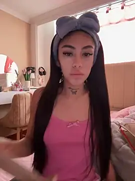 Effy Bonny online show from November 2025 02:20:01 PM