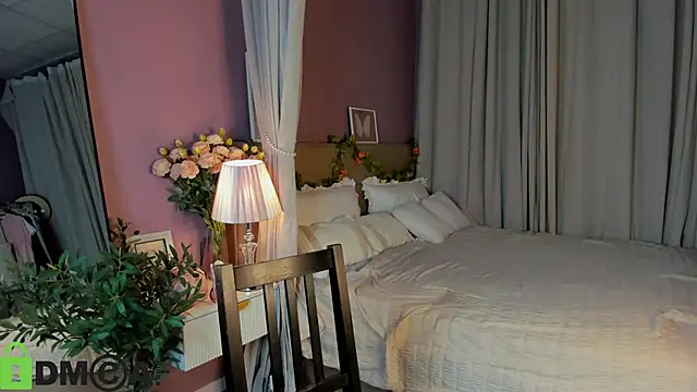 Snapshot of Dearly_Emily chatting on December 2025 05:19:01 PM Dearly Emily online show from December 2025 05:19:01 PM