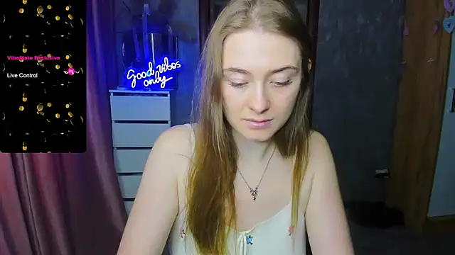 Snapshot of Demure_Smile chatting on September 2025 05:39:01 AM Demure Smile online show from September 2025 05:39:01 AM