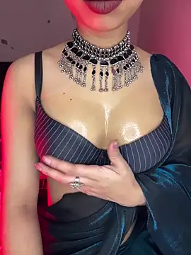 Hot-sexy222 online show from November 2025 03:05:01 PM