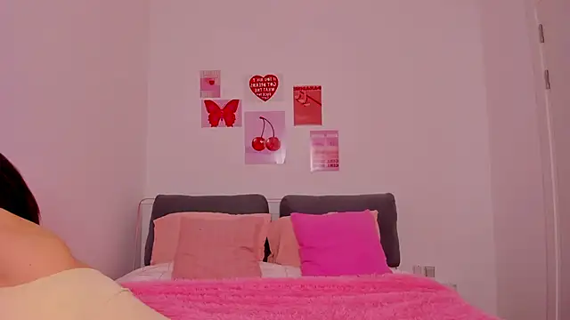 Snapshot of JudyAngil chatting on April 2026 05:12:01 AM JudyAngil online show from April 2026 05:12:01 AM