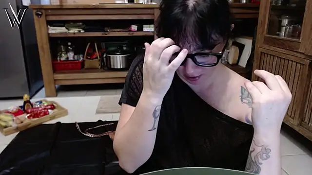 Snapshot of Mistress_Wonder chatting on May 2026 02:22:01 PM Mistress Wonder online show from May 2026 02:22:01 PM
