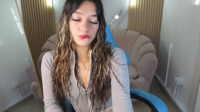Laurita b online show from September 2025 12:56:02 PM