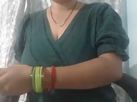 cute-priy online show from May 2026 05:35:01 AM