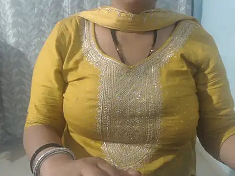 cute-priy online show from February 2025 05:15:01 AM