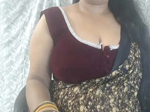 cute-priy online show from July 2026 05:40:02 AM