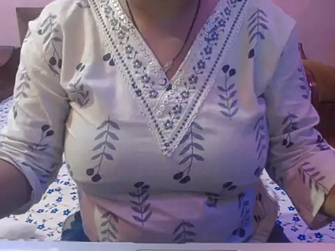 cute-priy online show from June 2026 04:35:02 AM