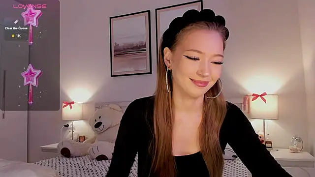 diana nier online show from March 2026 07:36:02 PM