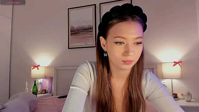 Snapshot of diana_nier chatting on November 2025 07:25:01 PM diana nier online show from November 2025 07:25:01 PM