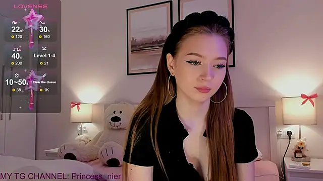 Snapshot of diana_nier chatting on October 2025 07:25:02 PM diana nier online show from October 2025 07:25:02 PM