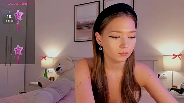 Snapshot of diana_nier chatting on December 2025 07:09:02 PM diana nier online show from December 2025 07:09:02 PM