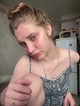 MollyDolle online show from May 2026 02:45:01 PM