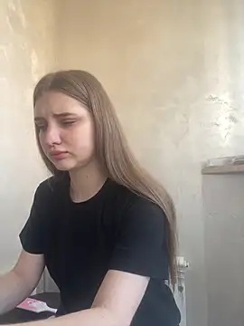MollyDolle online show from April 2026 11:01:01 AM