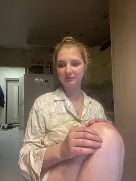 MollyDolle online show from June 2026 07:52:02 PM
